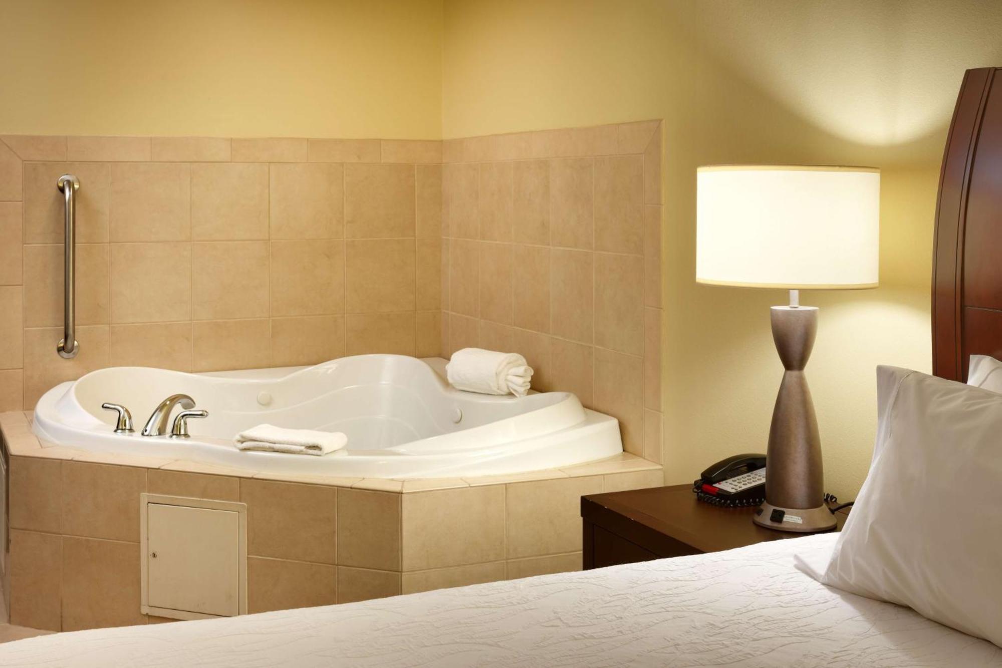 Hilton Garden Inn קלארקסוויל מראה חיצוני תמונה